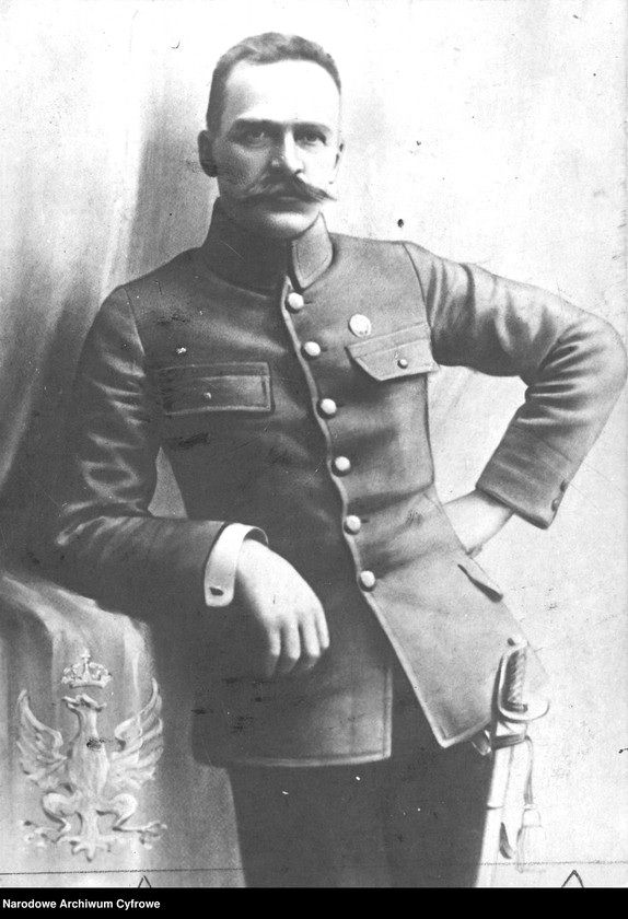 image.from.unit.number "Józef Piłsudski"