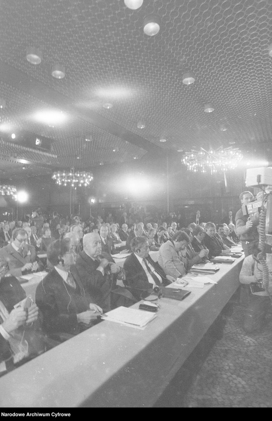 image.from.unit.number "Kongres Intelektualistów w Obronie Pokojowej Przyszłości Świata w Hotelu Victoria w Warszawie"