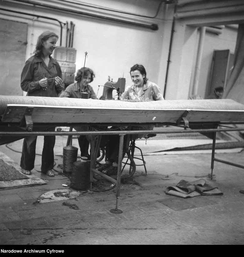 image.from.collection.number "Fabryki i zakłady pracy w PRL111"