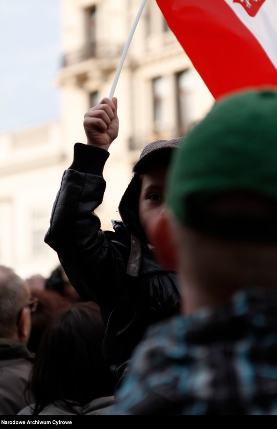 Obraz 12 z jednostki "Drugi dzień żałoby narodowej w Warszawie po katastrofie lotniczej w Smoleńsku"