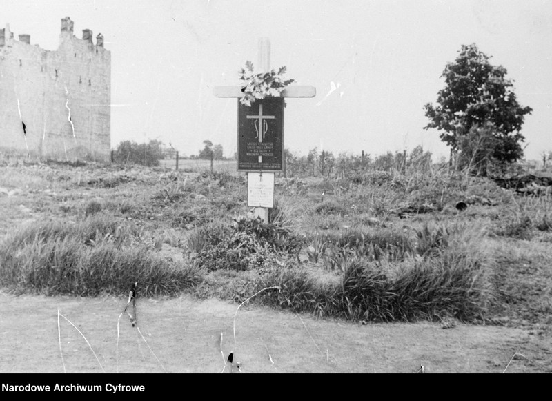 image.from.unit.number "Miejsca egzekucji i mogiły poległych w Warszawie"