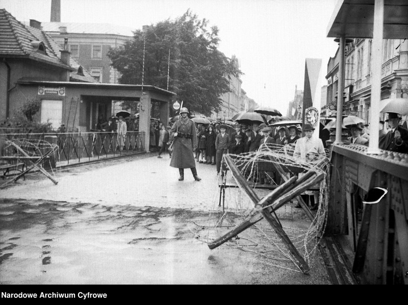 image.from.unit.number "Zajęcie Zaolzia - wkroczenie wojsk polskich do Czeskiego Cieszyna"