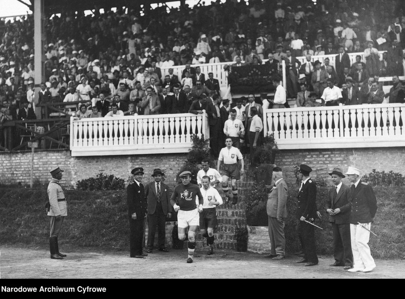 image.from.unit.number "Mecz piłki nożnej Jugosławia - Polska na Stadionie Jugoslavija w Belgradzie"