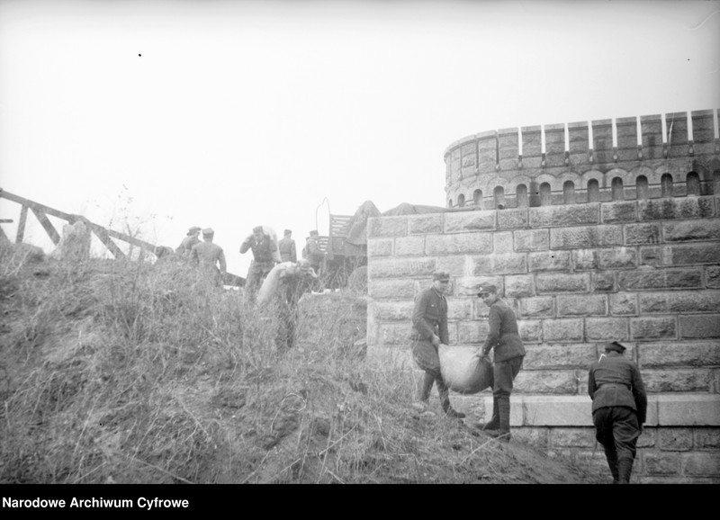 image.from.unit.number "Twierdza Modlin"