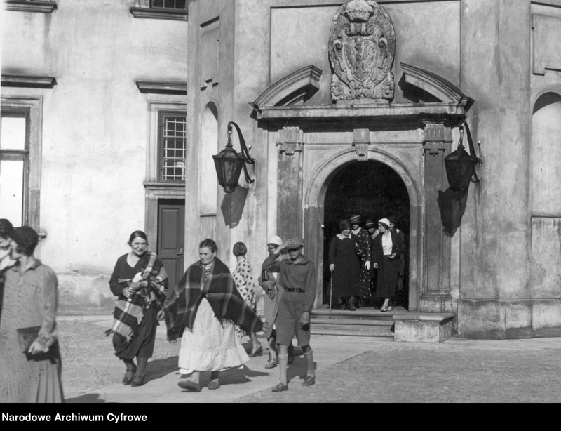 Obraz 5 z jednostki "Pogrzeb Michaliny Mościckiej w Warszawie"