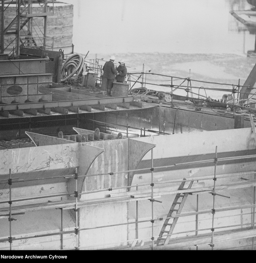 image.from.unit.number "Stocznia Szczecińska im. Adolfa Warskiego"