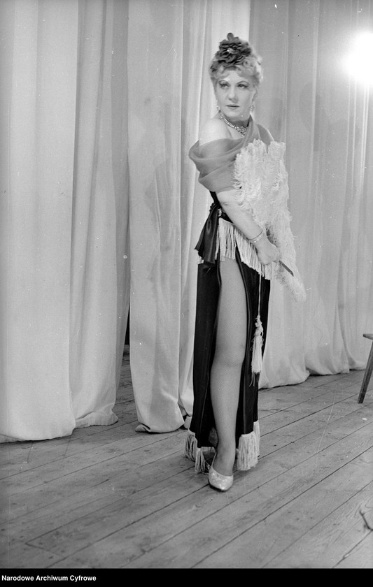 Obraz 15 z jednostki "Warszawa. Teatr Syrena - sztuka "Jim strzela pierwszy""