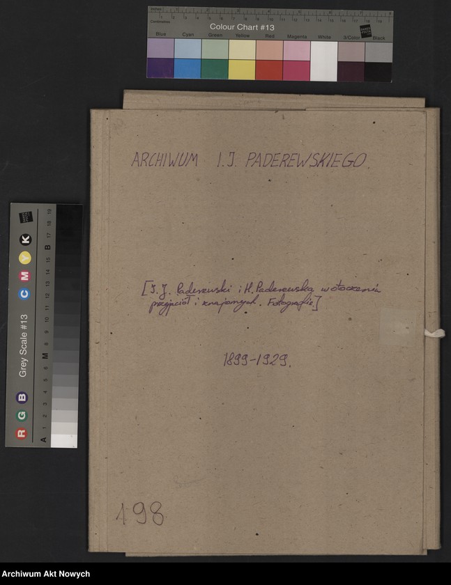 image.from.unit.number "I. J. Paderewski i H. Paderewska w otoczeniu przyjaciół i znajomych. Fotografie; brak fot. nr 6-7,9,11"