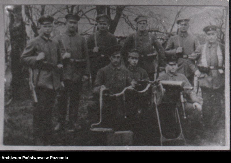 Obraz 3 z jednostki "Drużyna kompanii ponieckiej na odcinku ponieckim frontu południowego."