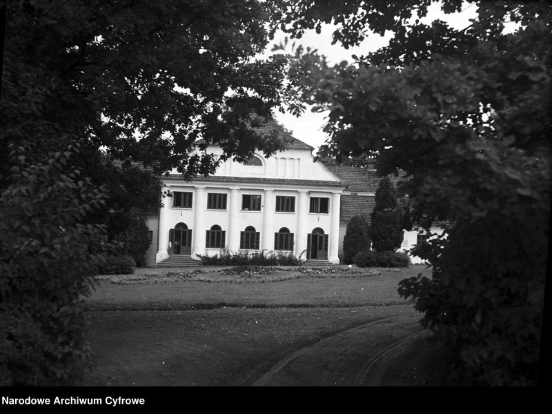 image.from.unit.number "Dworek Kępińskich w Moszczanicy"