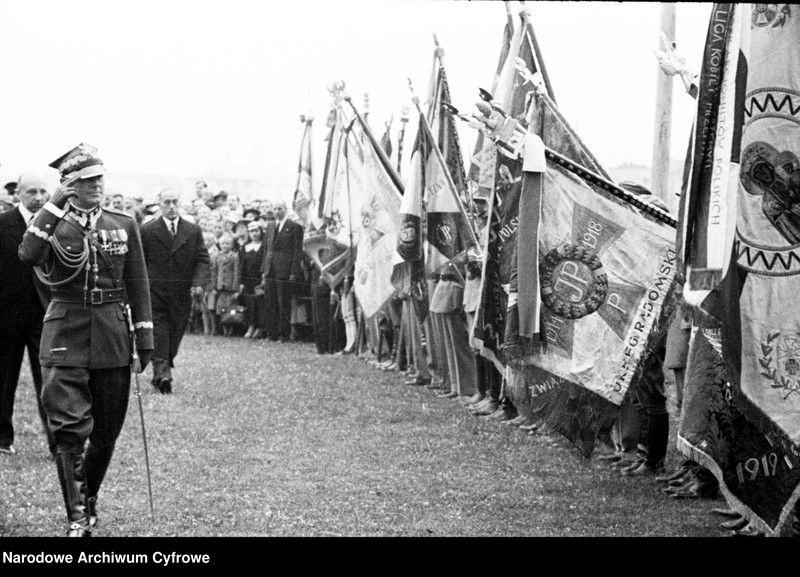 image.from.unit.number "XIV Zjazd Legionistów w Krakowie"