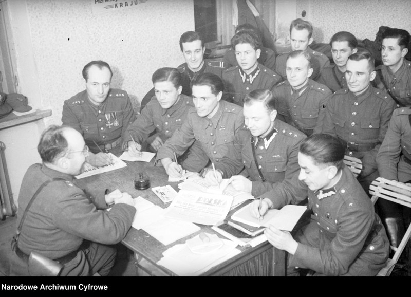 image.from.unit.number "Życie żołnierzy Ludowego Wojska Polskiego [LWP] w koszarach"