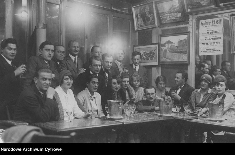 image.from.unit.number "Pożegnanie artysty malarza Antoniego Teslera przed wyjazdem do Maroka w celu objęcia stanowiska dyrektora zakładów artystycznych I