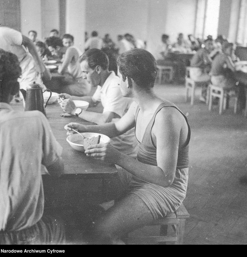 image.from.unit.number "Członkowie organizacji paramilitarnej "Służba Polsce""