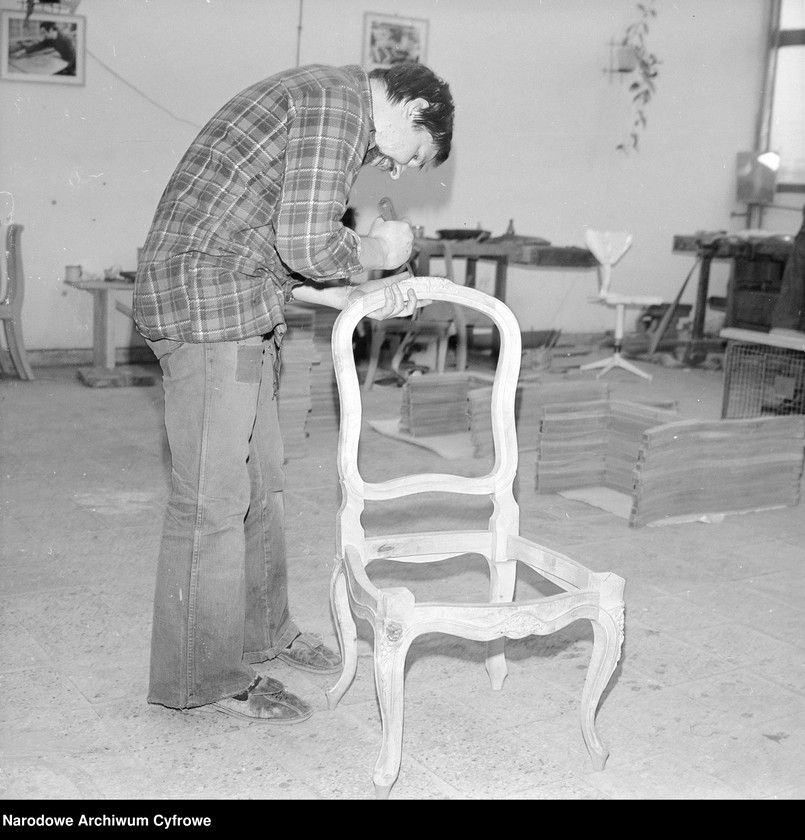 image.from.unit.number "Zakłady Wytwórcze Mebli Artystycznych Henryków"