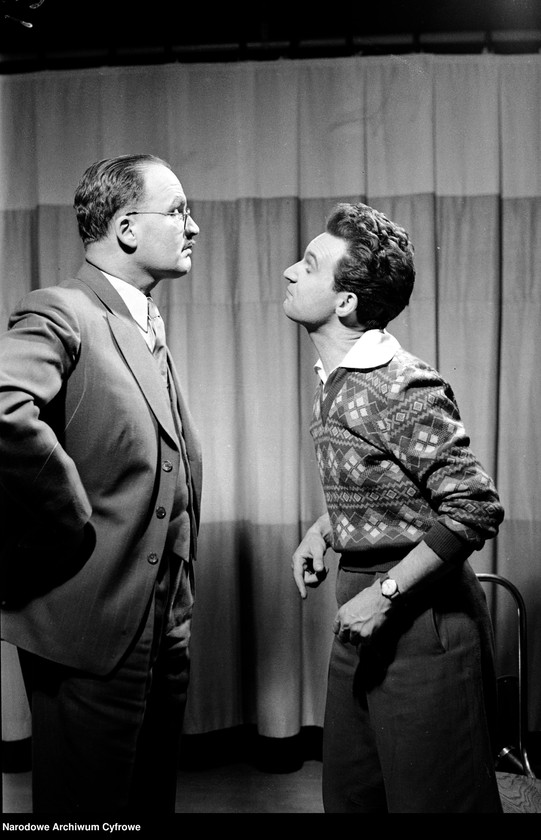 image.from.unit.number "Warszawa. Teatr Młodej Warszawy - sztuka "Teoria Einsteina""