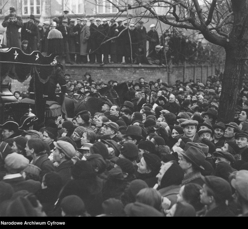 Obraz 6 z jednostki "Pogrzeb przywódcy narodu cygańskiego Matejasza Kwieka"