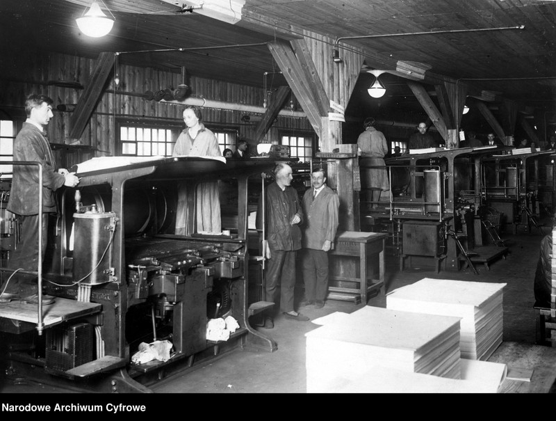 image.from.unit.number "Polska Wytwórnia Papierów Wartościowych w Warszawie"