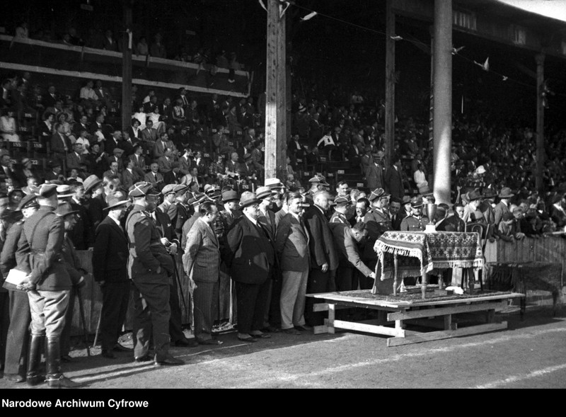 image.from.unit.number "Jubileusz 25 lecia Towarzystwa Sportowego Wisła Kraków"