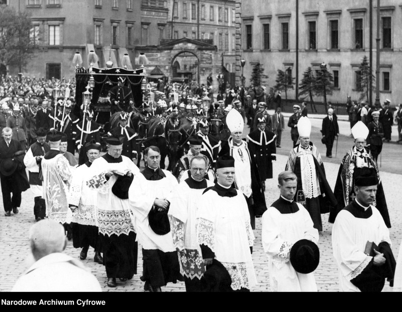 Obraz 19 z jednostki "Pogrzeb Michaliny Mościckiej w Warszawie"