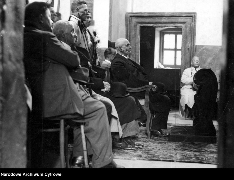 image.from.unit.number "Uroczystość ofiarowania premierowi Waleremu Sławkowi zagrody w Racławicach, województwo kieleckie"