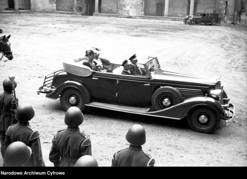 image.from.unit.number "Wizyta ambasadora Włoch w Polsce Pietro Arone di Valentino w Krakowie połączona ze złożeniem listów uwierzytelniających prezydentowi RP Ignacemu Mościckiemu"