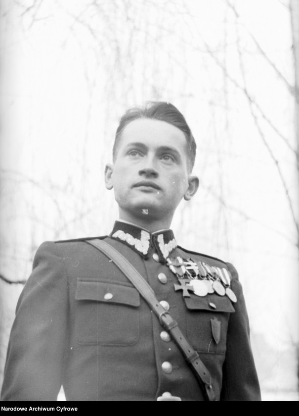 image.from.unit.number "Żołnierze Ludowego Wojska Polskiego [LWP] z odznaczeniami - Wojciech Jaruzelski"