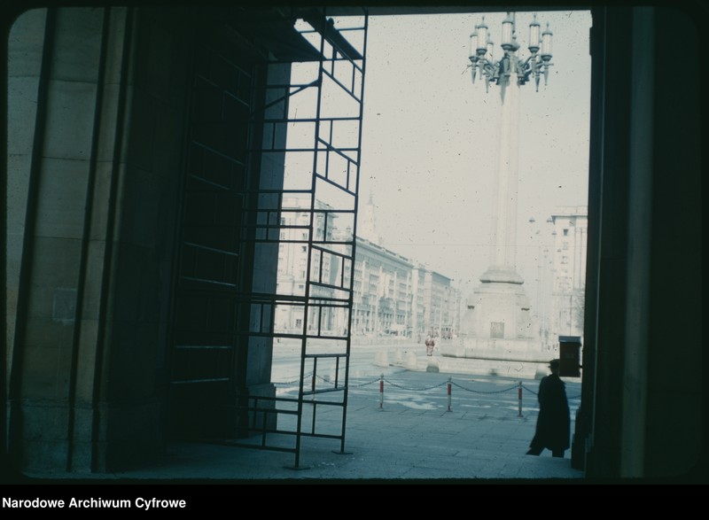 image.from.unit.number "Widoki Warszawy na trasie: Hoża - Plac Konstytucji - Aleja Wyzwolenia - plac Zbawiciela - Marszałkowska - Aleje Jerozolimskie"