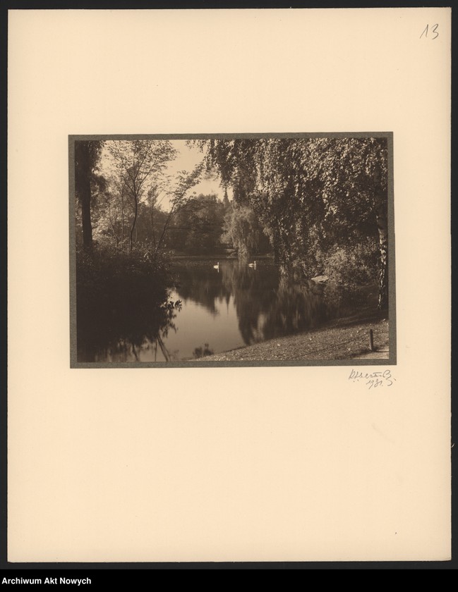 image.from.unit.number "Park Wilsona w Poznaniu (Album fotografii ofiarowany Paderewskiemu przez stołeczne miasto Poznań; w futerale)"