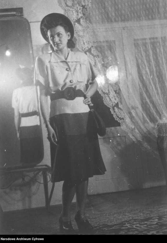 image.from.collection.number "Moda damska lata 1940111"