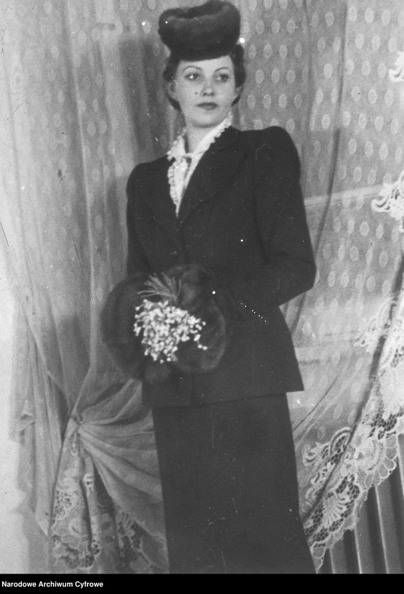 image.from.collection.number "Moda damska lata 1940111"