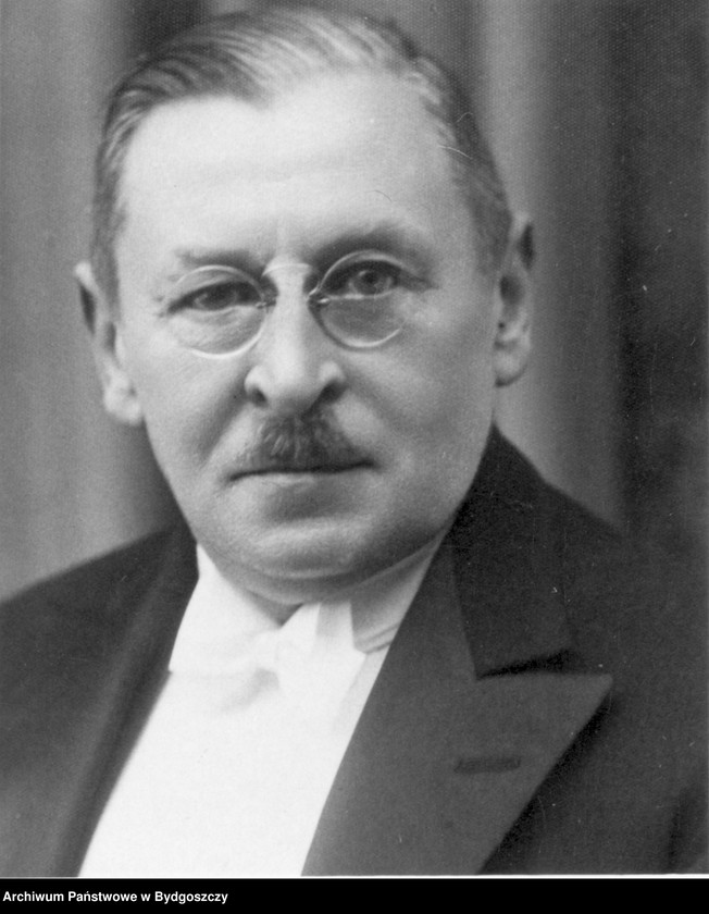 image.from.unit.number "Stobiecki Roman [1877-1961, kupiec, wiceprezes Izby Przemysłowo-Handlowej, działacz Towarzystwa Kupców w Bydgoszczy ]"