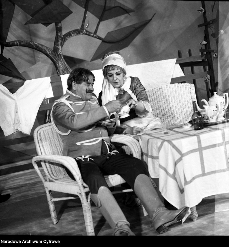 Obraz 12 z jednostki "Warszawa. Teatr Ludowy - sztuka "Żołnierz i bohater""