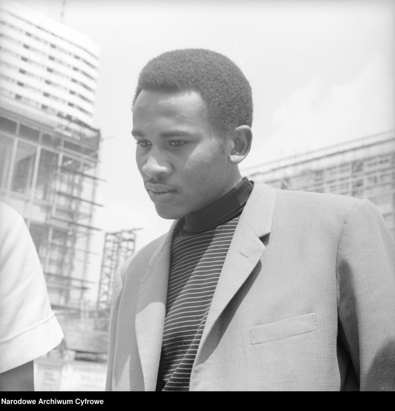 image.from.unit.number "Cudzoziemcy zwiedzający Warszawę"