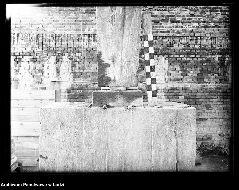 Obraz 1 z jednostki "Fragment filaru z miarą - Stoki, zbiorniki wody?"