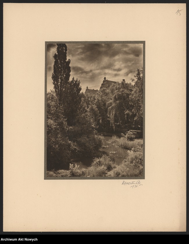 image.from.unit.number "Park Wilsona w Poznaniu (Album fotografii ofiarowany Paderewskiemu przez stołeczne miasto Poznań; w futerale)"