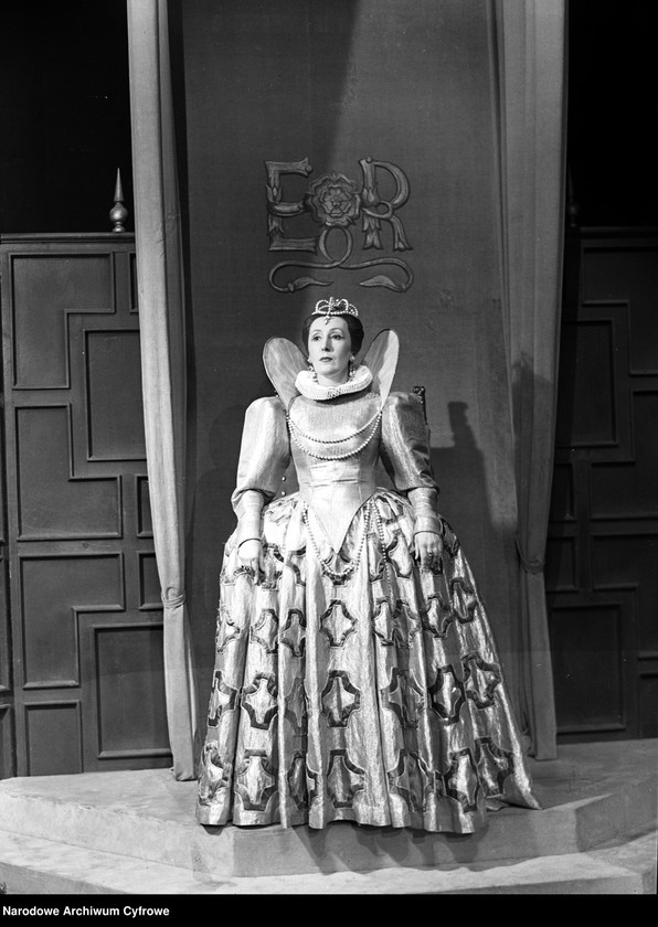 image.from.unit.number "Warszawa. Teatr Narodowy - sztuka "Maria Stuart""