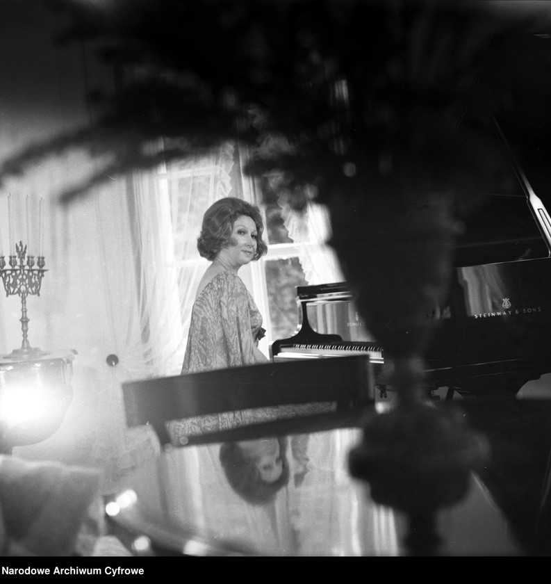 image.from.unit.number "Regina Smendzianka, pianistka"