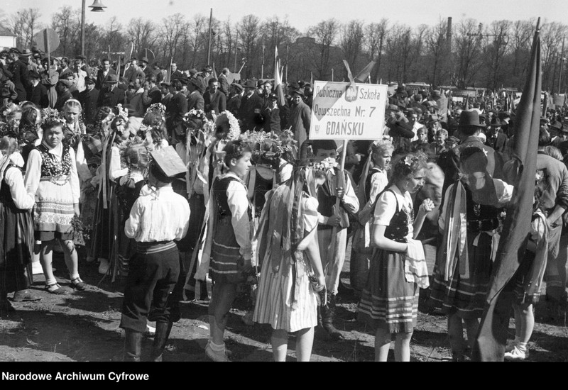 image.from.unit.number "Uroczystości w dniu Święta Ludu Pracującego i pochód pierwszomajowy w Gdańsku"