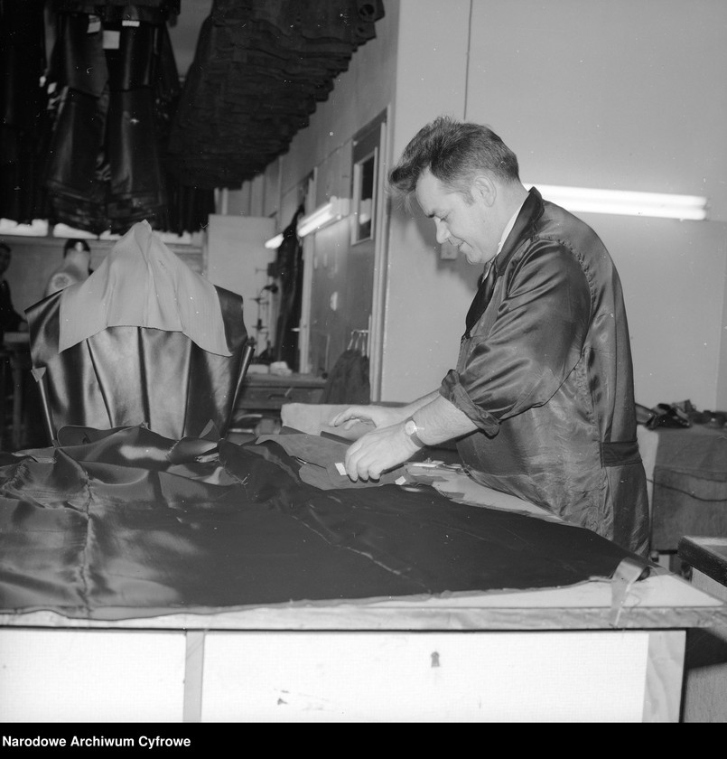 image.from.unit.number "Przedsiębiorstwo Krawiecko-Kuśnierskie Stołecznego Przemysłu Terenowego "Ambasador""