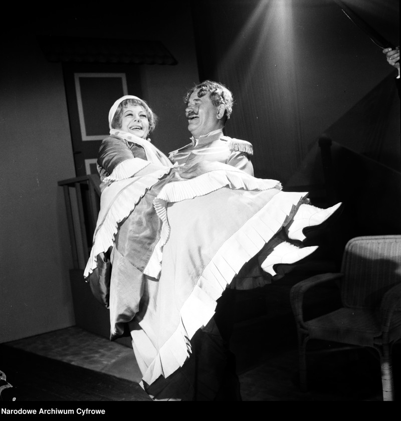 Obraz 20 z jednostki "Warszawa. Teatr Ludowy - sztuka "Żołnierz i bohater""