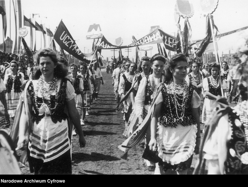 image.from.unit.number "Zlot Związku Młodzieży Polskiej we Wrocławiu"