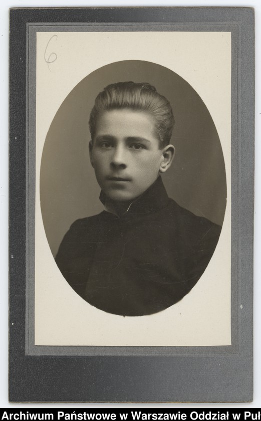 Obraz 58 z kolekcji "Chłopcy w niebieskich mundurkach... - uczniowie pułtuskiego Gimnazjum z okresu I wojny światowej"