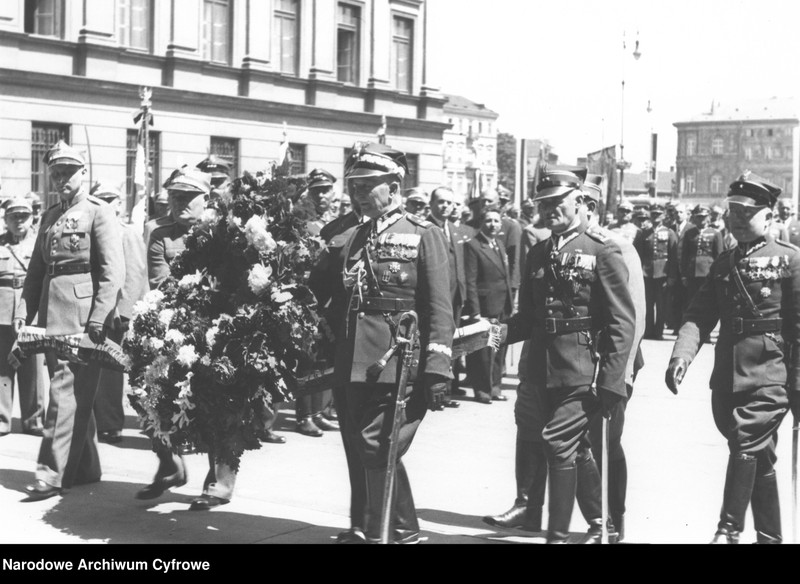 image.from.unit.number "Zjazd członków Związku byłych Ochotników Armii Polskiej w Warszawie"