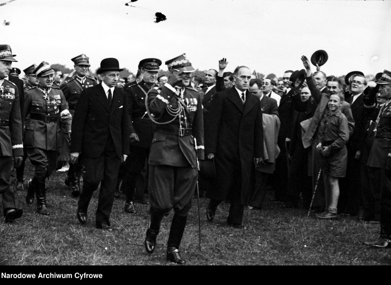 image.from.unit.number "XIV Zjazd Legionistów w Krakowie"