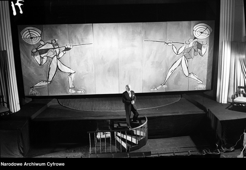 image.from.unit.number "Warszawa. Teatr Powszechny - sztuka "Wojna i pokój""