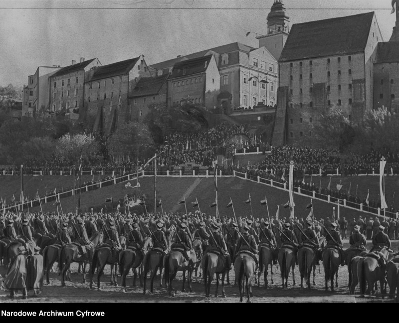 image.from.unit.number "Jubileusz XV-lecia istnienia Centrum Wyszkolenia Kawalerii w Grudziądzu"