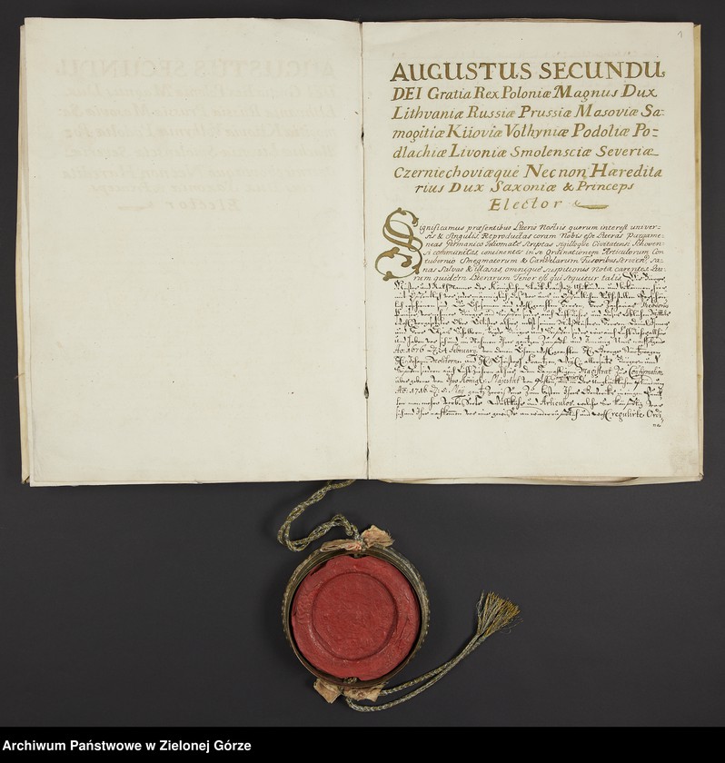 image.from.unit.number "[August II [Saski], król polski [...] elektor saski [...] potwierdza cechowi mydlarzy i świecarzy we Wschowie i transumuje postanowienia statutowe"