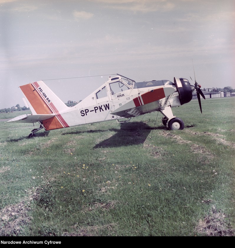 image.from.unit.number "Pierwszy egzemplarz samolotu PZL-106 BS Kruk (SP-PKW)"