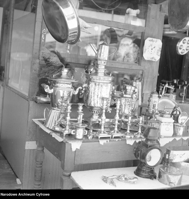 image.from.unit.number "Bazar przy ul. Paderewskiego w Rembertowie"